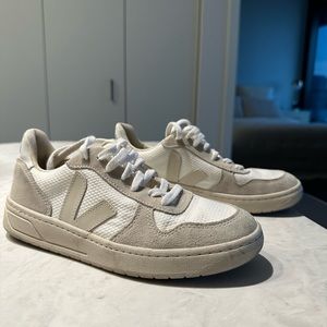 VEJA V-10 Sneakers
